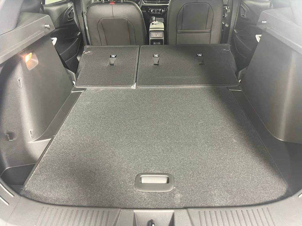 New 2026 Chevrolet Trax RS w/ Sunroof Package image 22