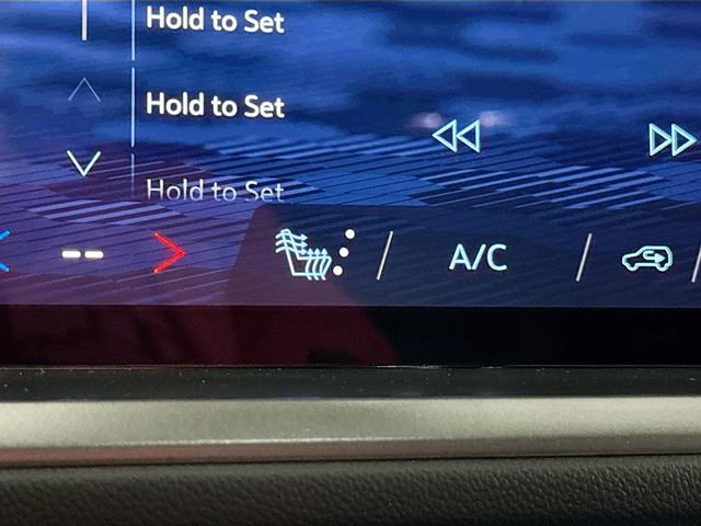 New 2026 Chevrolet Traverse LT w/ Midnight/Sport Edition image 21