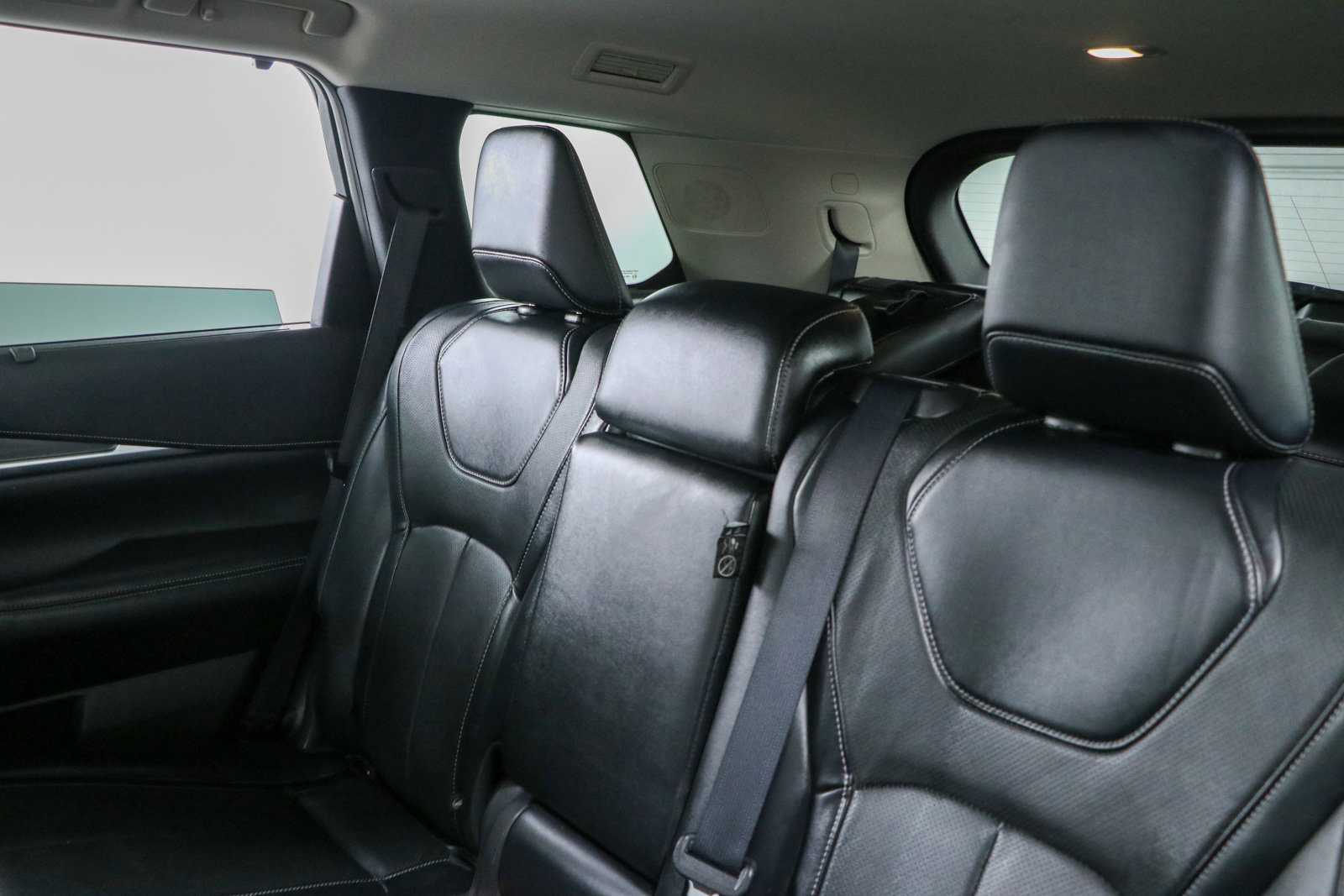 Used 2023 INFINITI QX60 Luxe w/ Cargo Package FWD image 25