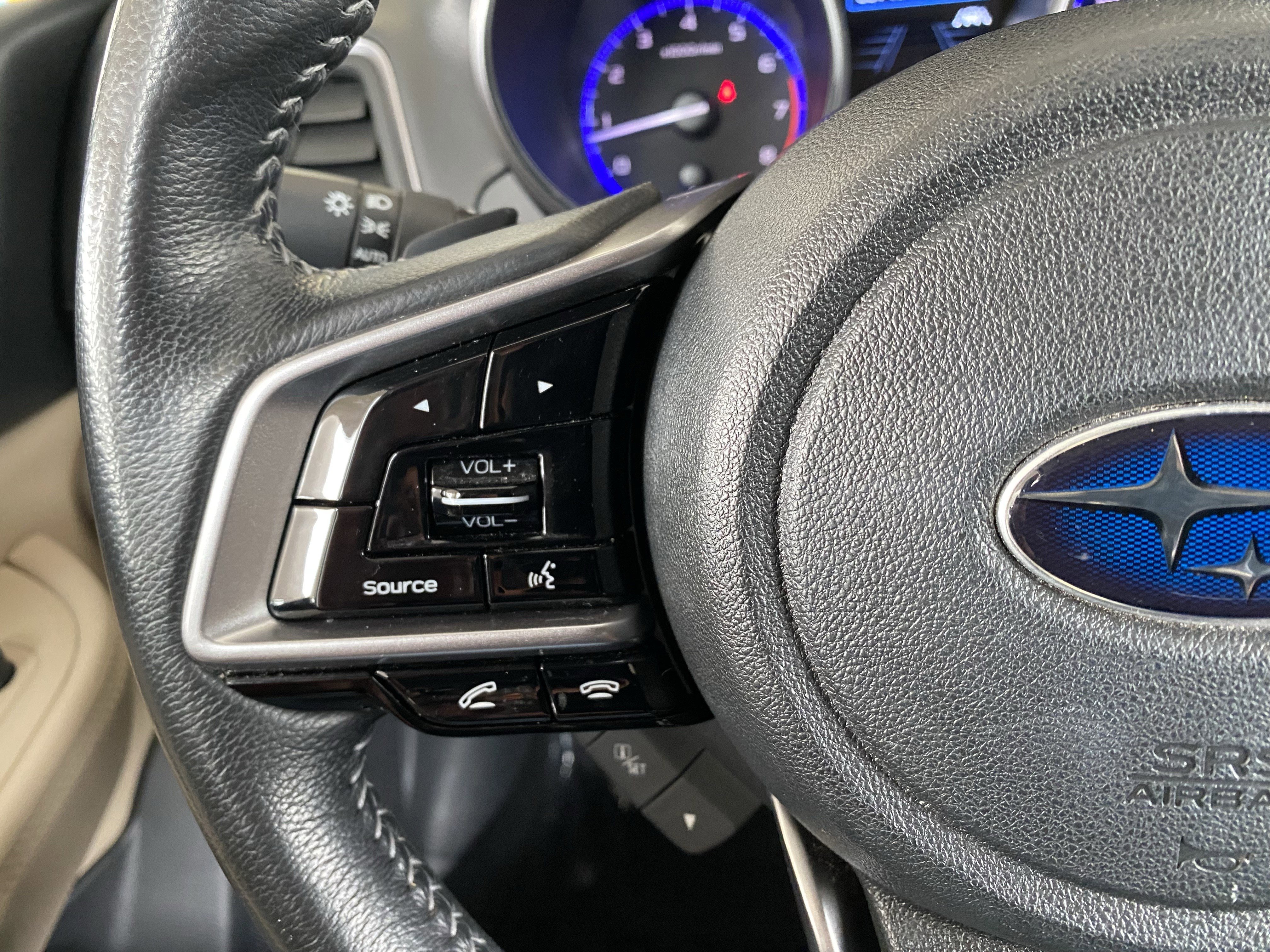 Used 2018 Subaru Outback 3.6R Limited AWD/4WD image 6