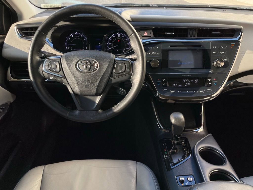 Used 2013 Toyota Avalon XLE image 11
