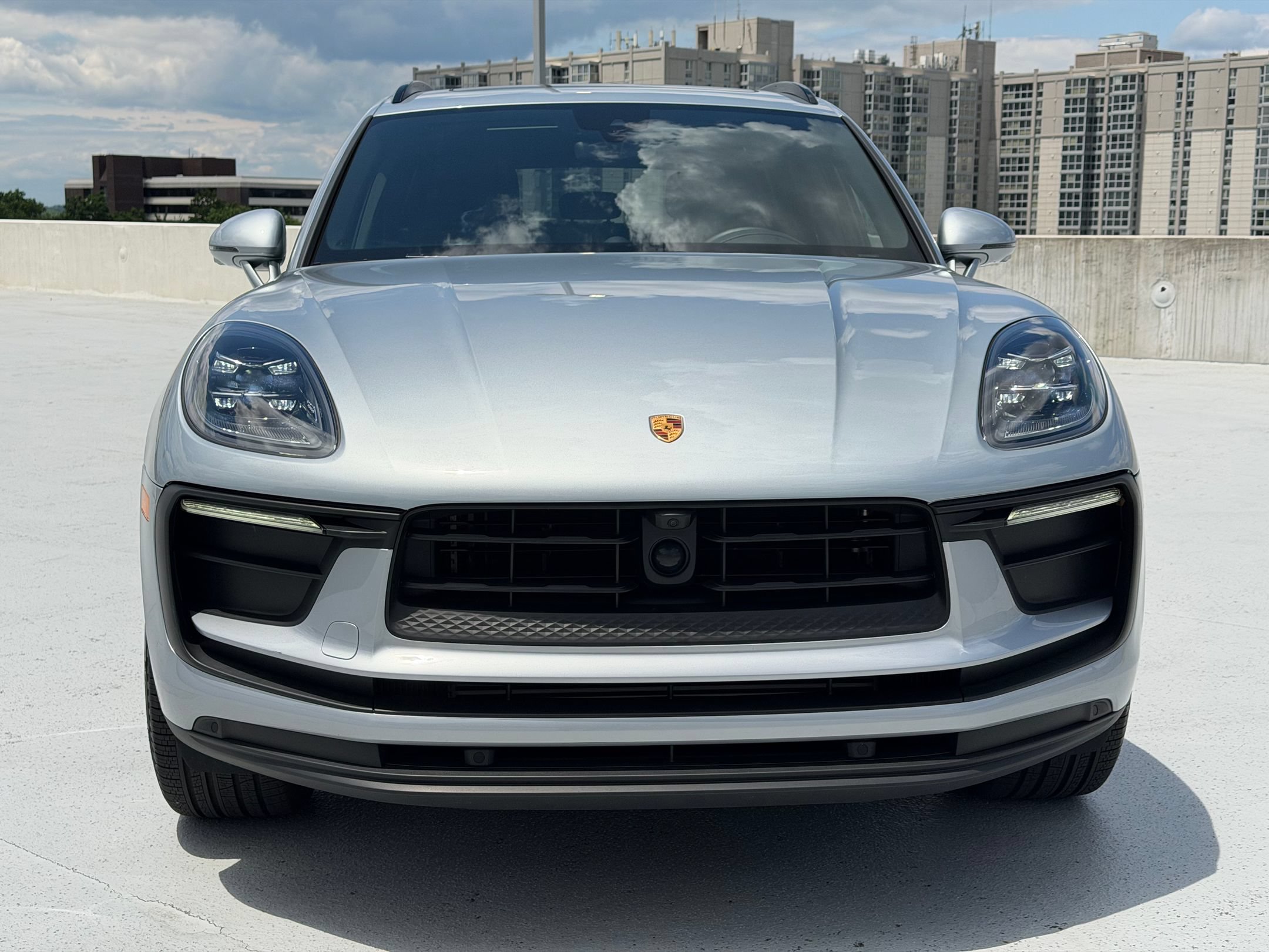 Certified 2026 Porsche Macan AWD/4WD image 10