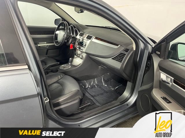 Used 2010 Chrysler Sebring Touring w/ Hands-Free Convenience Group FWD image 13