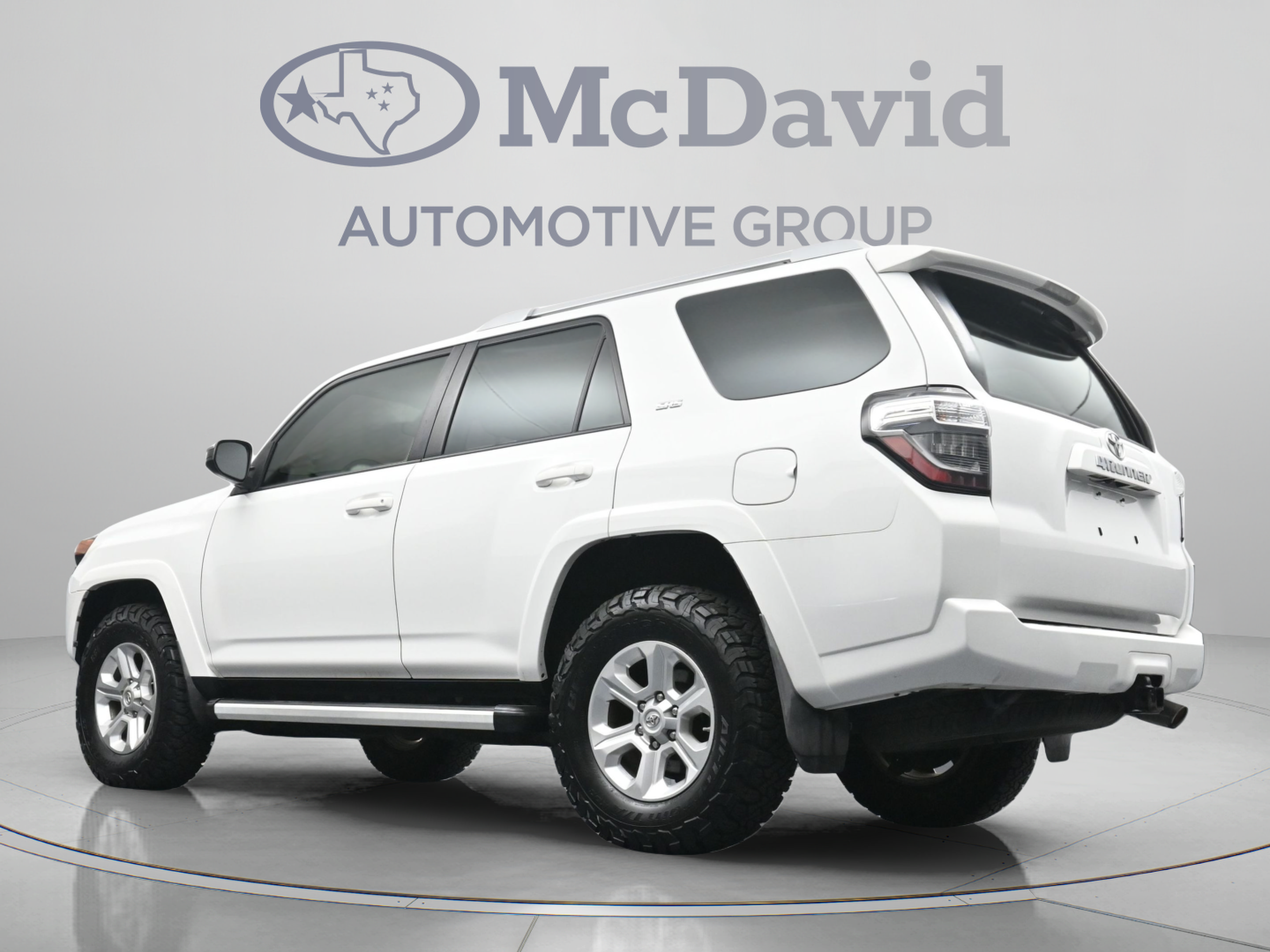 Used 2018 Toyota 4Runner SR5 AWD/4WD image 28