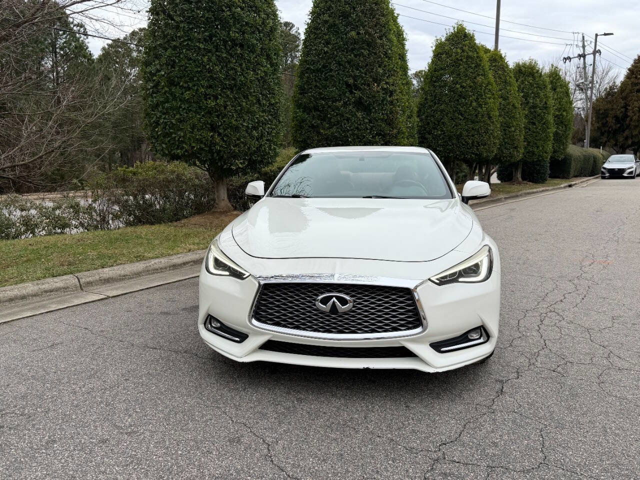 Used 2017 INFINITI Q60 Red Sport 400 image 2