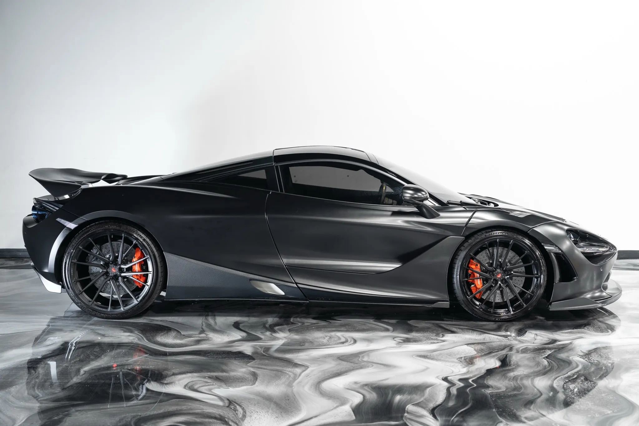 Used 2018 McLaren 720S image 8