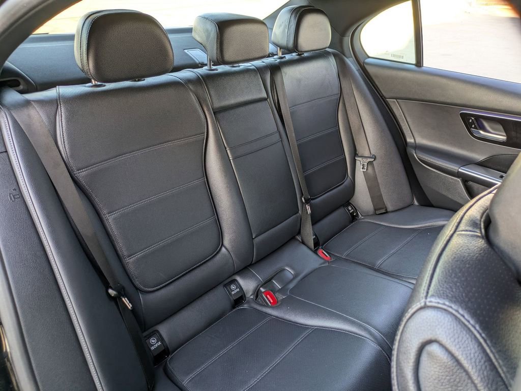Used 2025 Mercedes-Benz C 300 4MATIC Sedan image 27