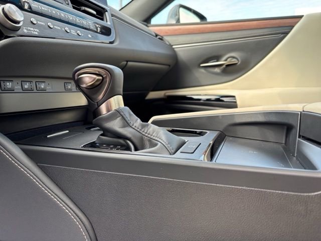 Used 2025 Lexus ES 350 w/ Premium Package image 21