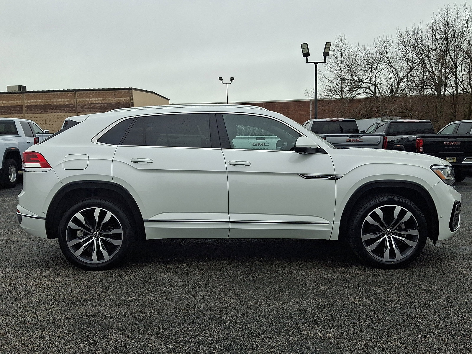 Used 2023 Volkswagen Atlas Cross Sport SEL Premium R-Line image 8