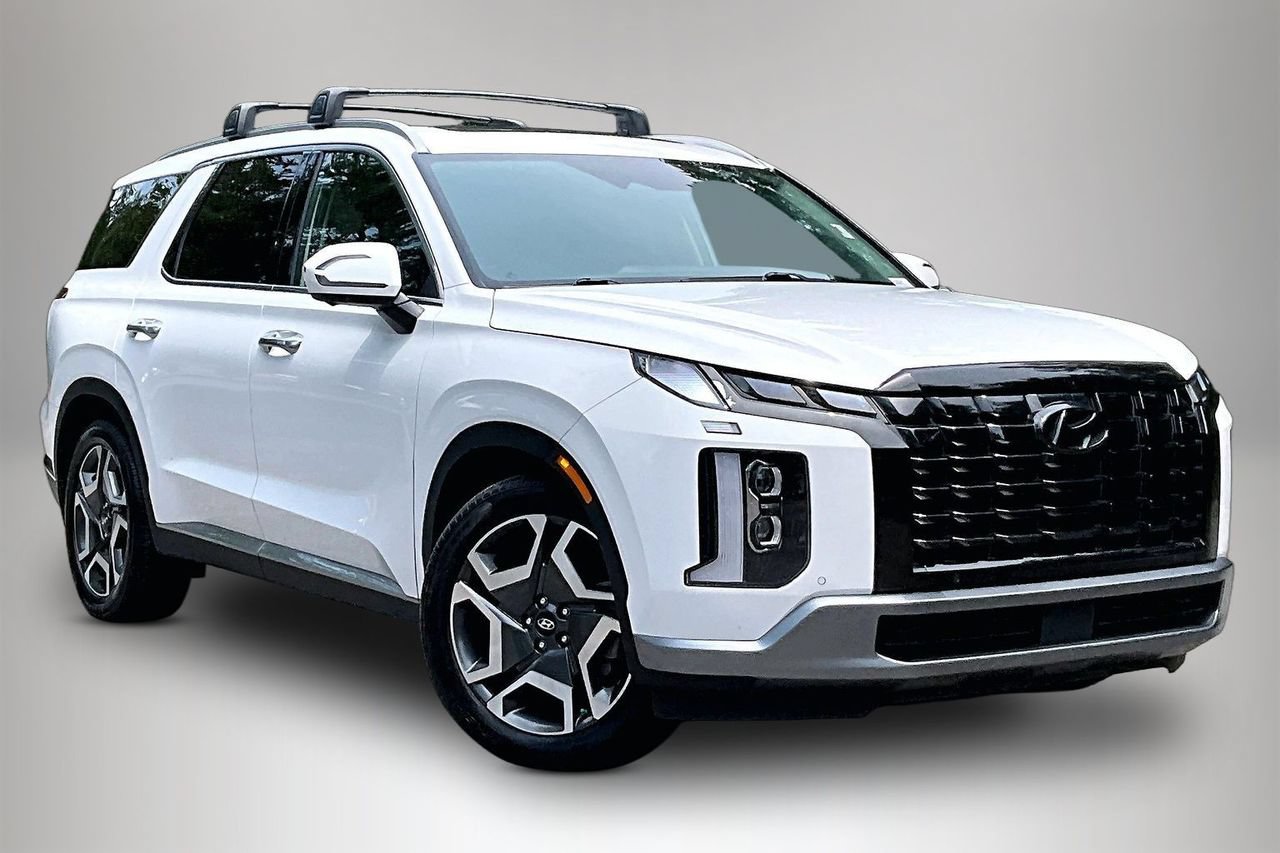 Used 2024 Hyundai Palisade Limited FWD image 2