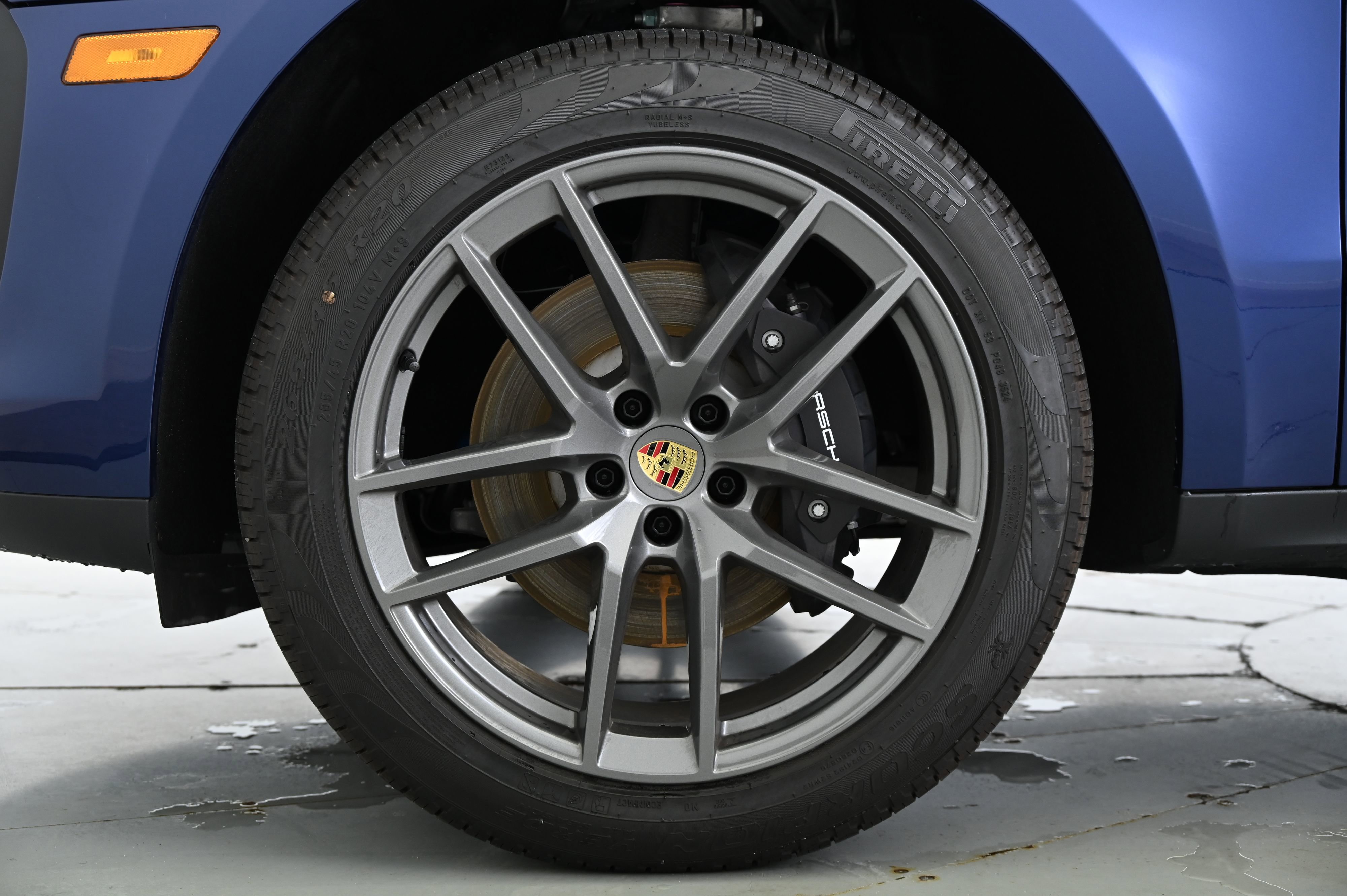 Certified 2025 Porsche Macan image 15