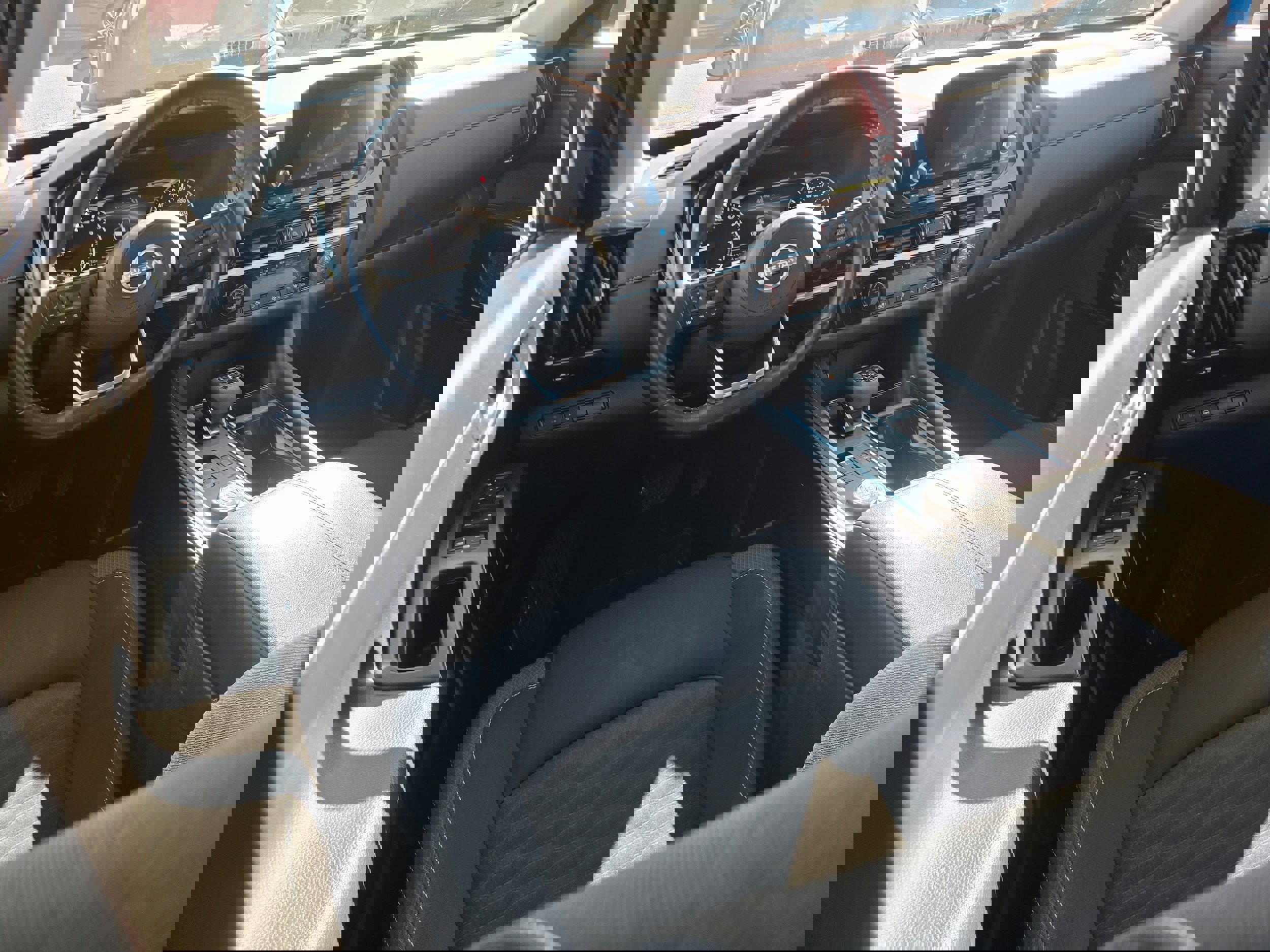 Used 2024 Nissan Pathfinder SV image 9