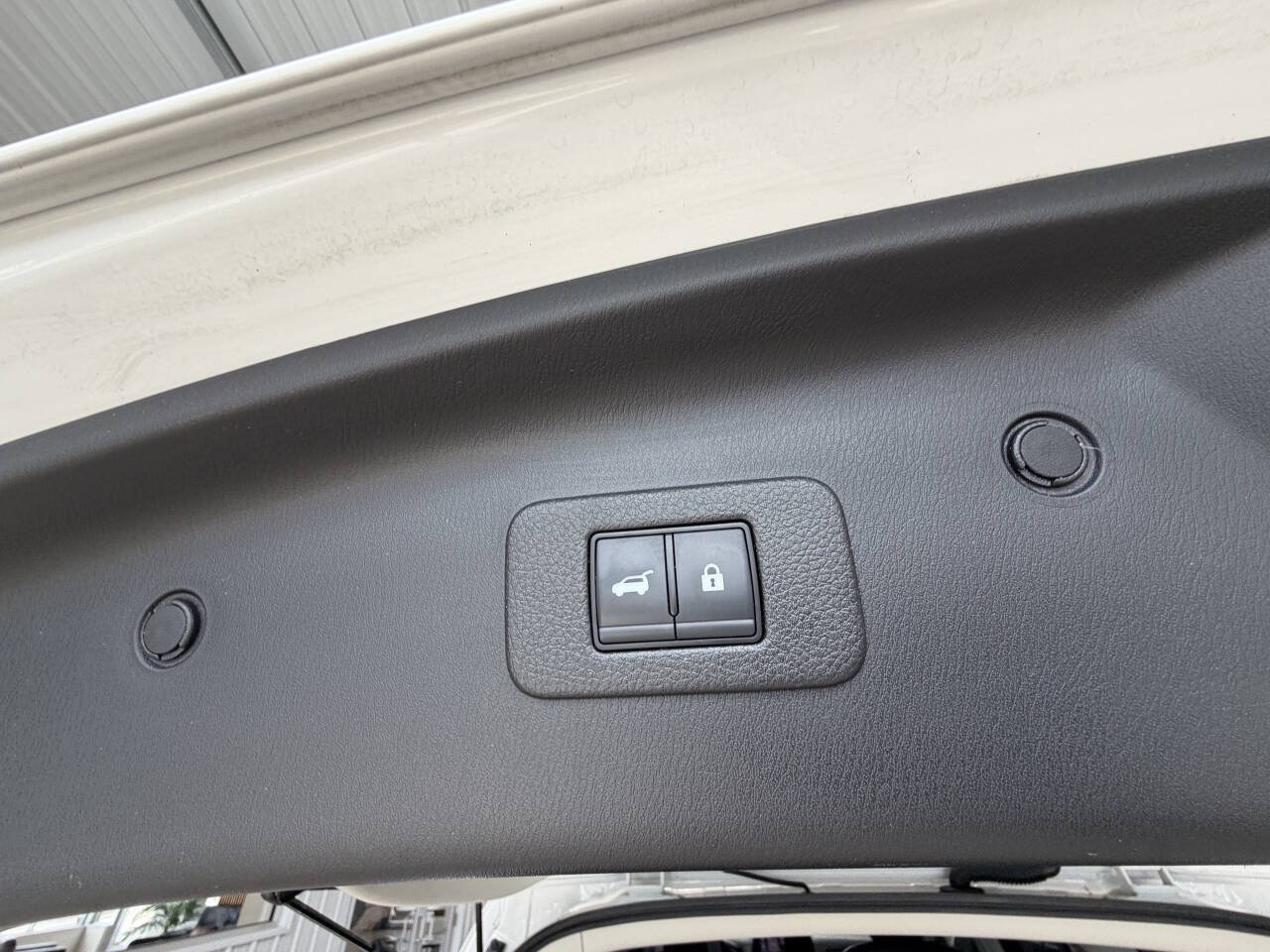 Used 2024 Nissan Armada SL w/ Captain's Chairs Package AWD/4WD image 42