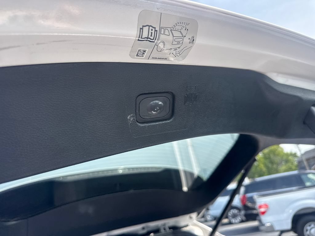 Used 2018 Ford Edge SEL w/ Equipment Group 201A AWD/4WD image 16