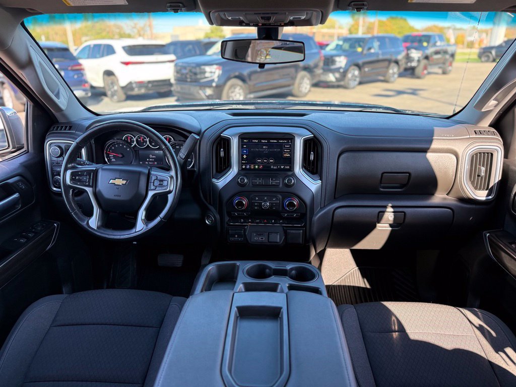 Used 2021 Chevrolet Silverado 1500 LT w/ Z71 Off-Road Package AWD/4WD image 2