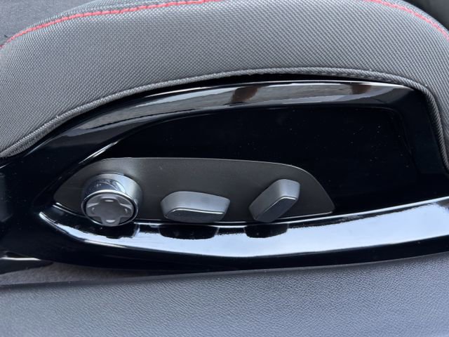 New 2026 Chevrolet Corvette E-Ray w/ Stealth Interior Trim Package image 21