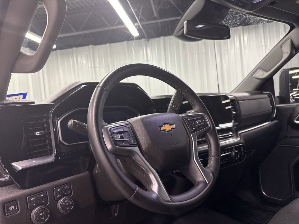 Used 2026 Chevrolet Silverado 3500 LTZ AWD/4WD image 21