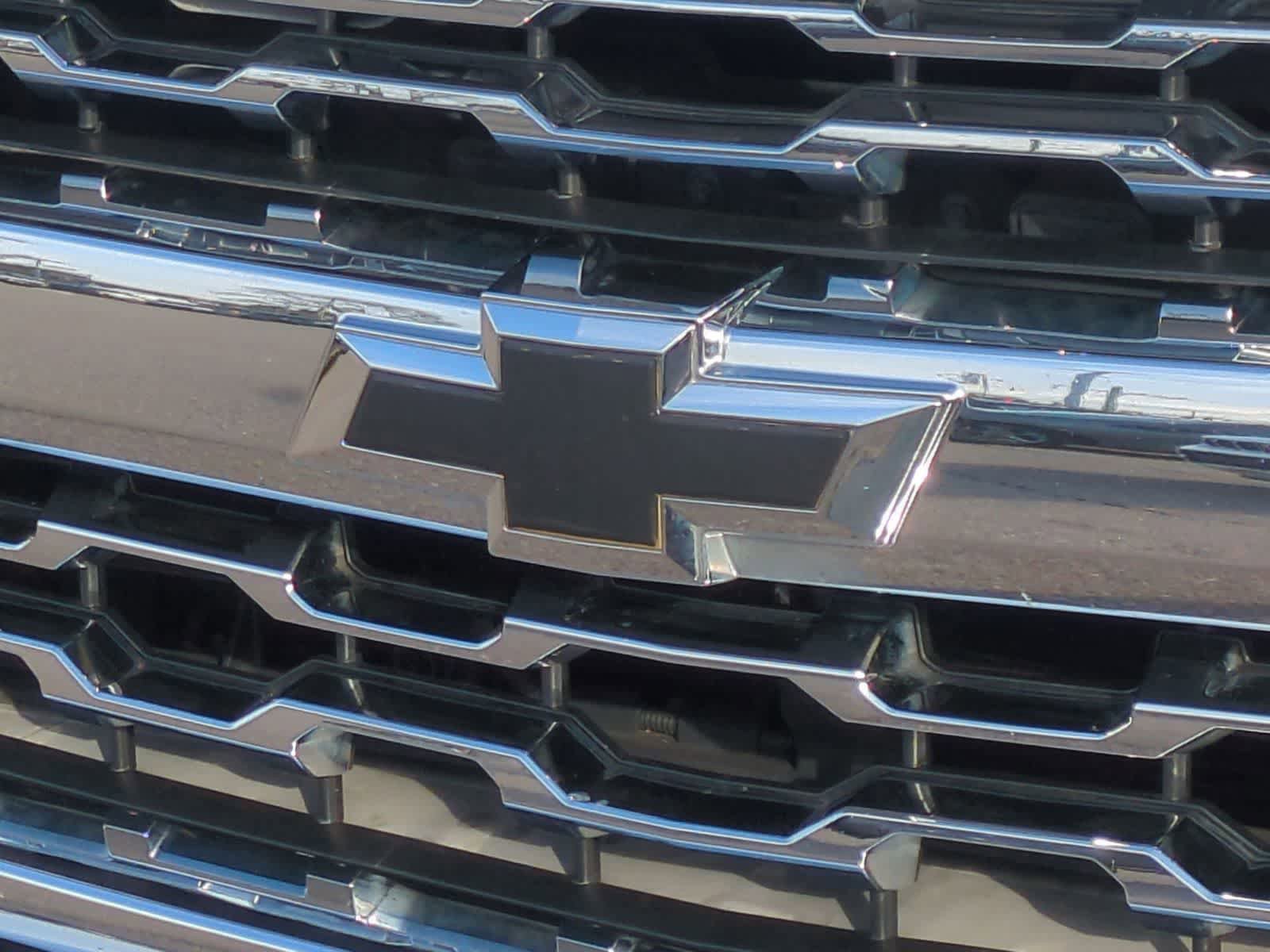 Used 2017 Chevrolet Silverado 1500 LTZ w/ Sport Package AWD/4WD image 24