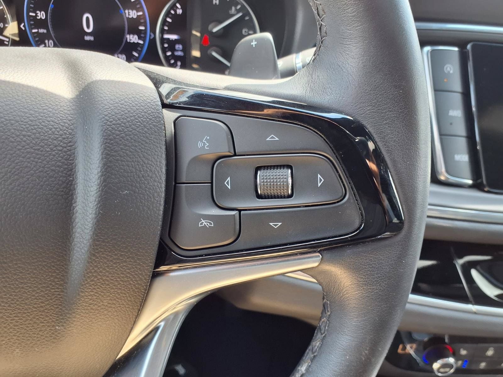 Used 2023 Buick Enclave Avenir w/ Avenir Technology Package AWD/4WD image 18