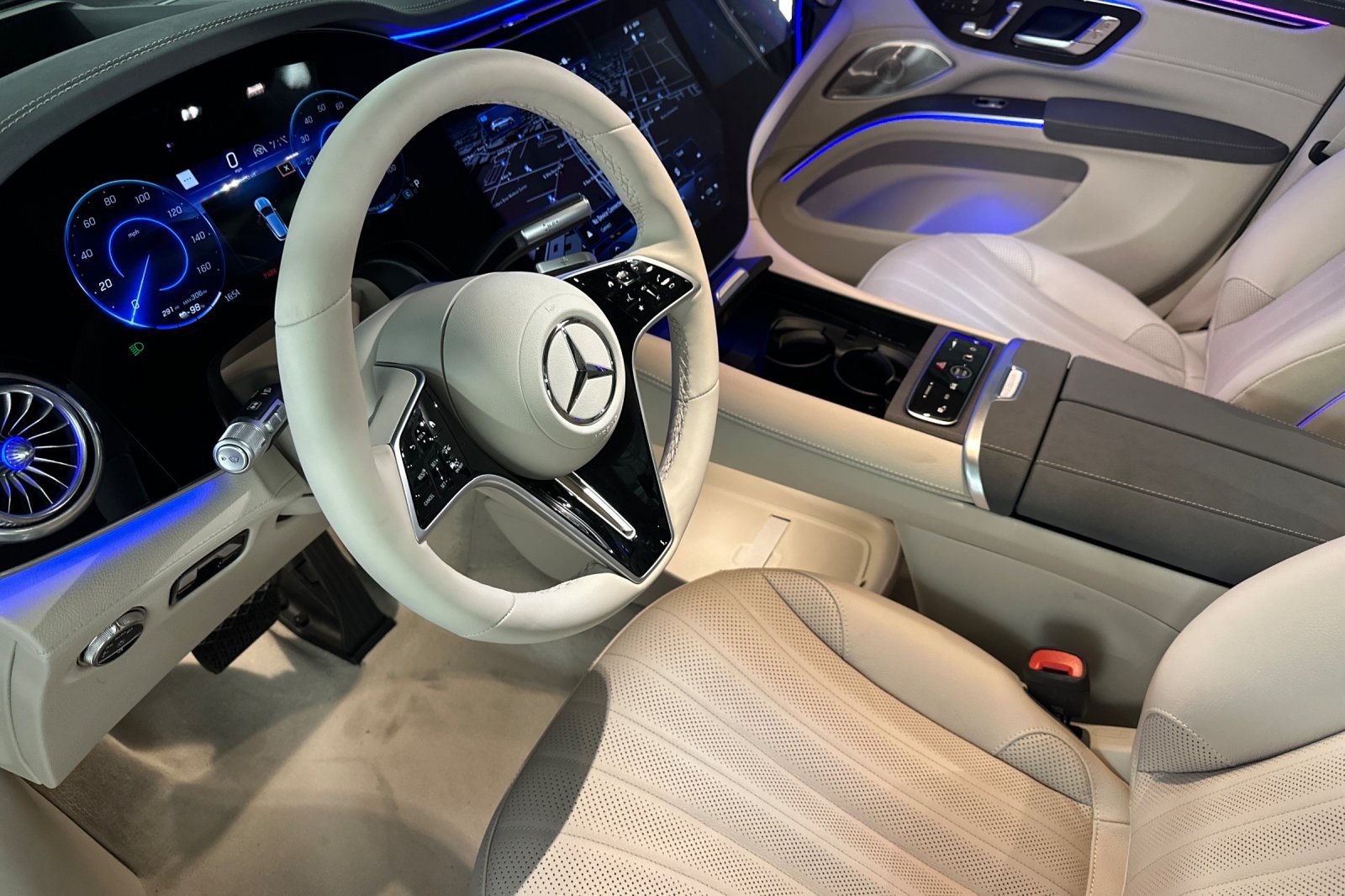 New 2026 Mercedes-Benz EQS 400 4MATIC SUV image 9