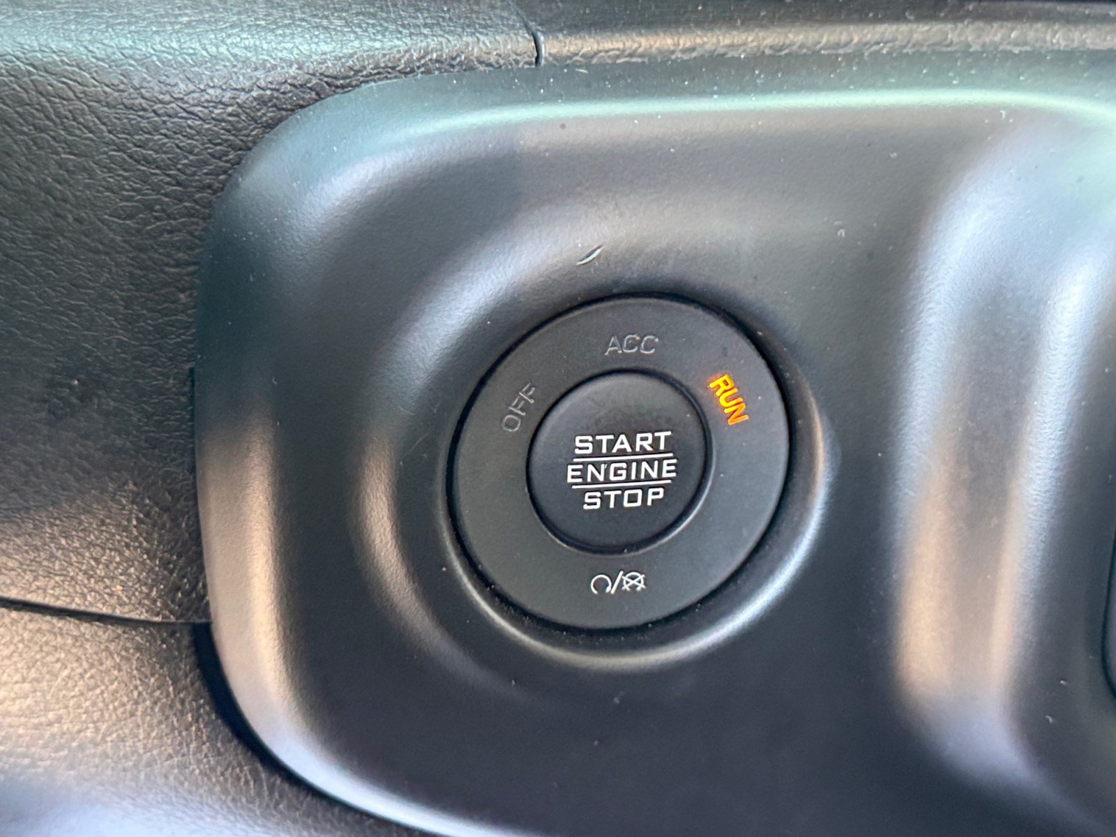 Used 2022 Jeep Gladiator Sport AWD/4WD image 28