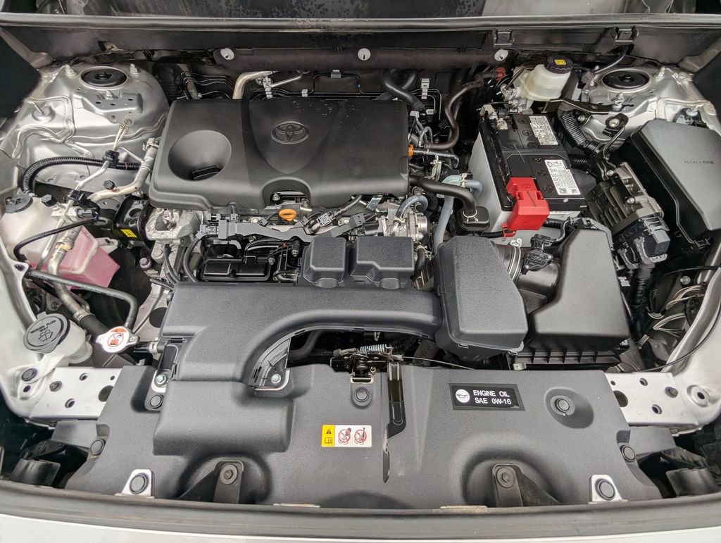 Used 2024 Toyota RAV4 LE AWD/4WD image 28