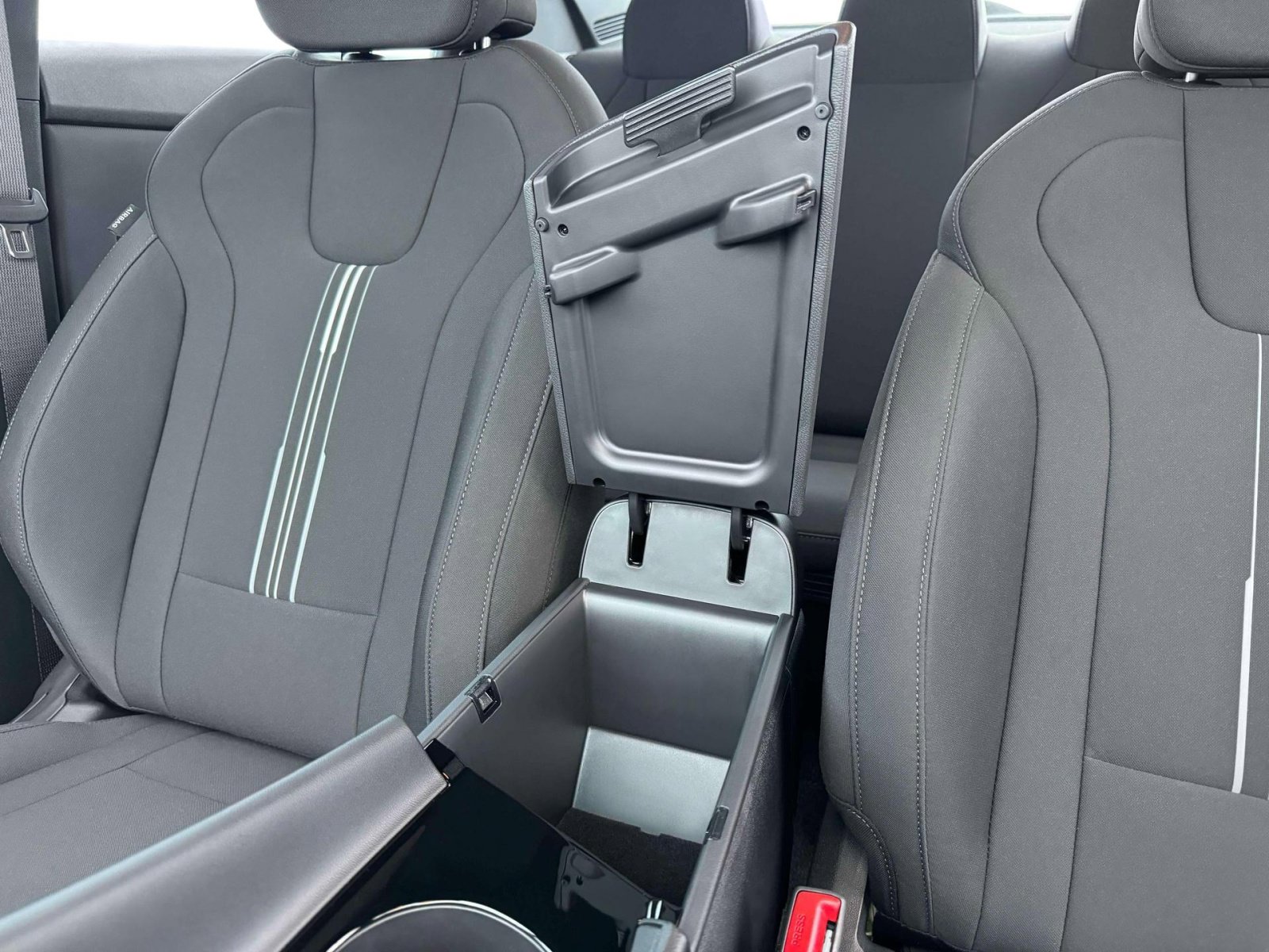 New 2025 Hyundai Elantra SEL w/ Cargo Package image 21