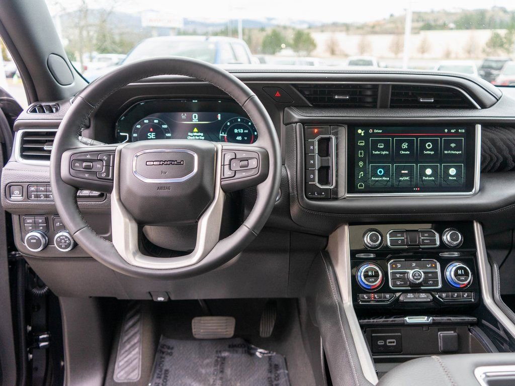Used 2024 GMC Yukon Denali AWD/4WD image 17