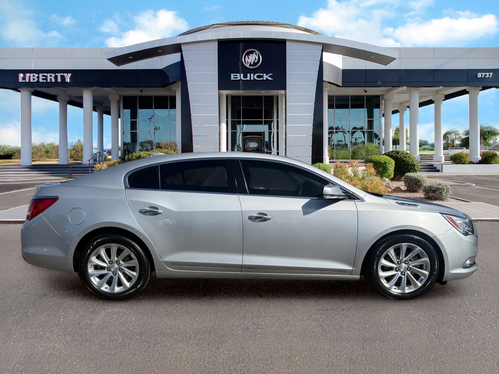 Used 2016 Buick LaCrosse Leather FWD image 2