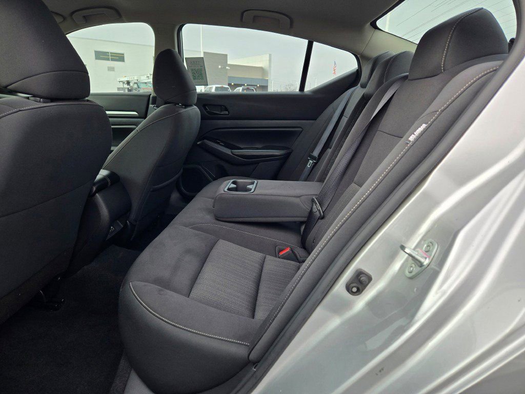 Used 2023 Nissan Altima 2.5 SV image 14