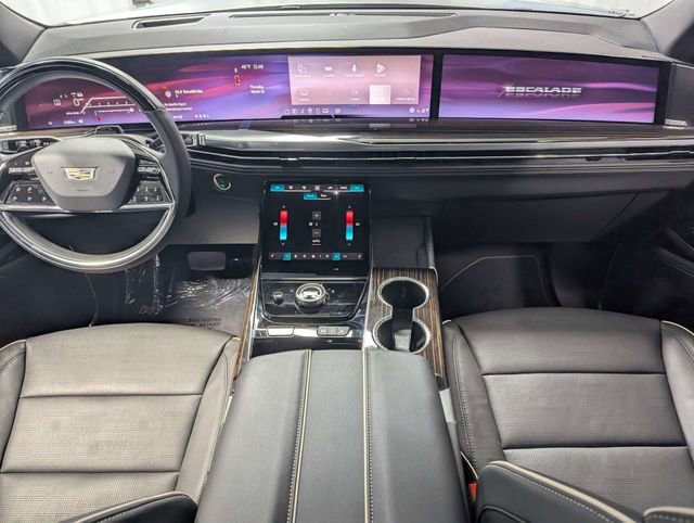 Used 2026 Cadillac Escalade Luxury image 6
