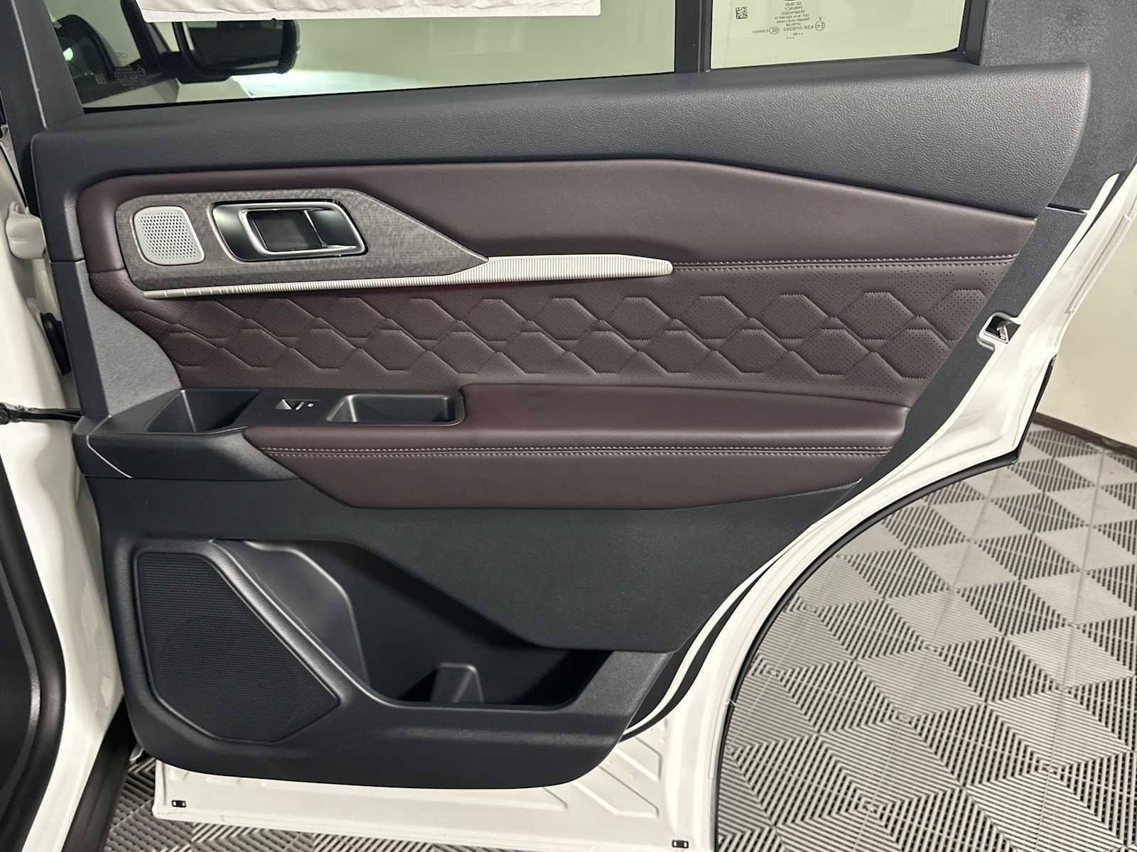 New 2026 Ford Explorer Platinum w/ LUX Leather Package AWD/4WD image 19