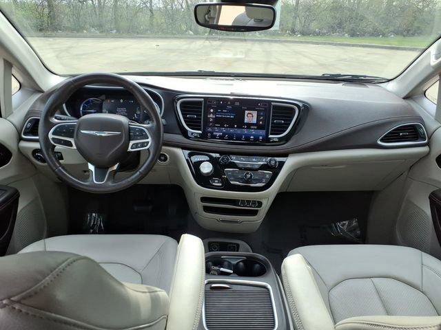 Used 2021 Chrysler Pacifica Touring-L image 4