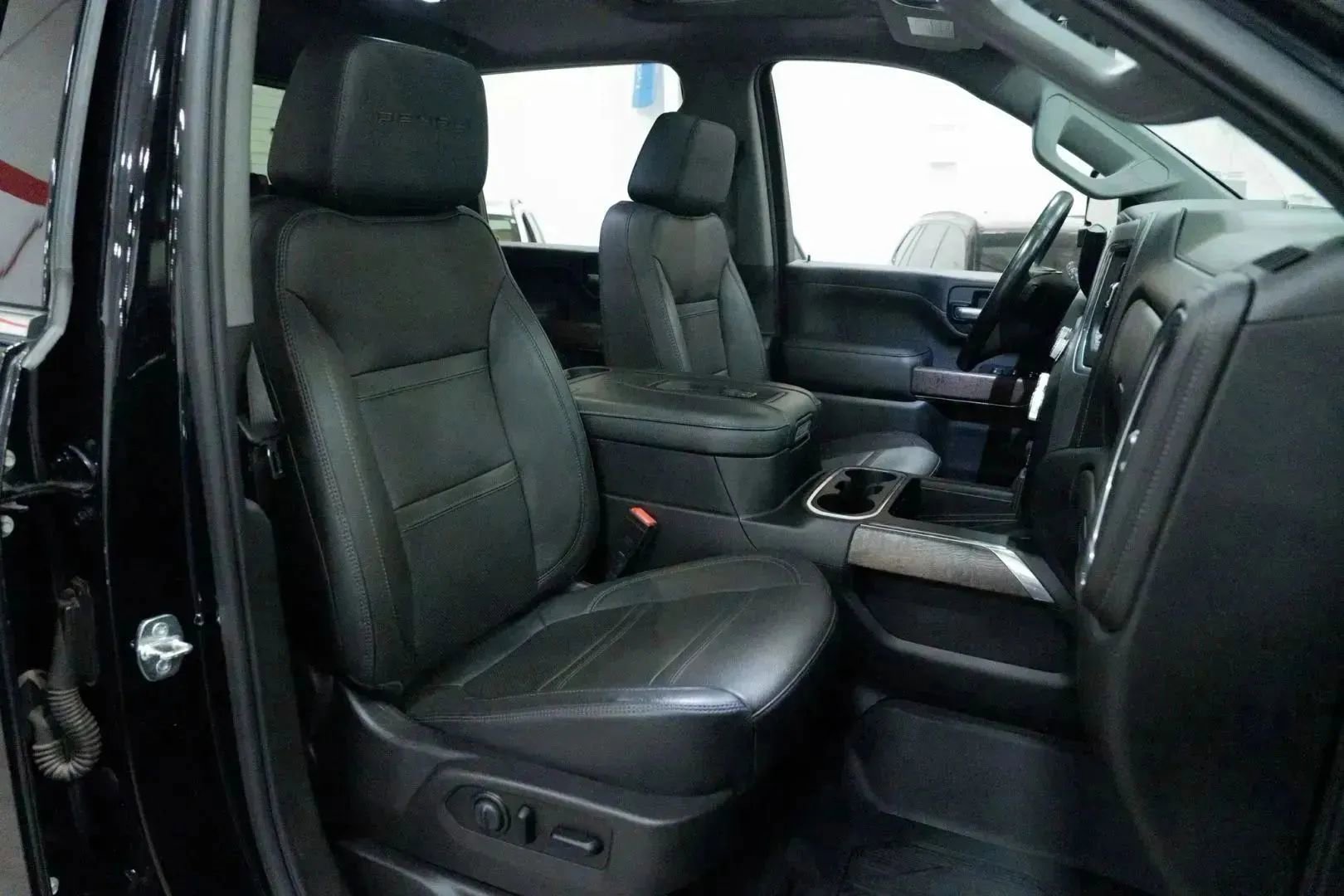 Used 2022 GMC Sierra 2500 Denali w/ Denali Ultimate Package image 31