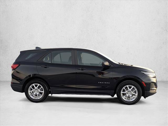 Used 2024 Chevrolet Equinox LS w/ Driver Confidence II Package FWD image 4