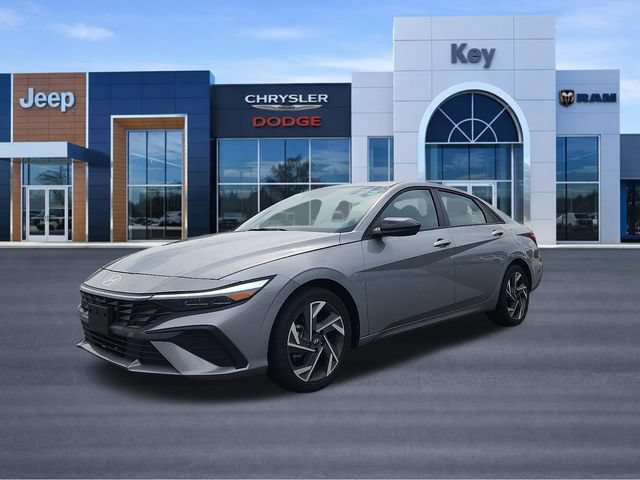 Used 2025 Hyundai Elantra Sport w/ Cargo Package FWD image 7