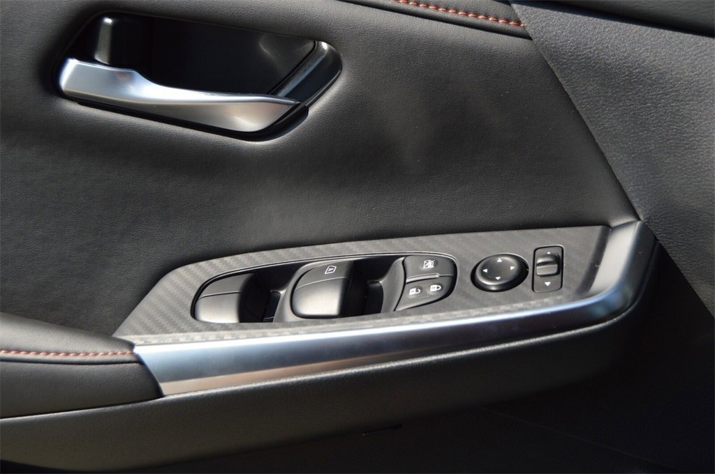 Used 2025 Nissan Sentra SR w/ SR Premium Package FWD image 21