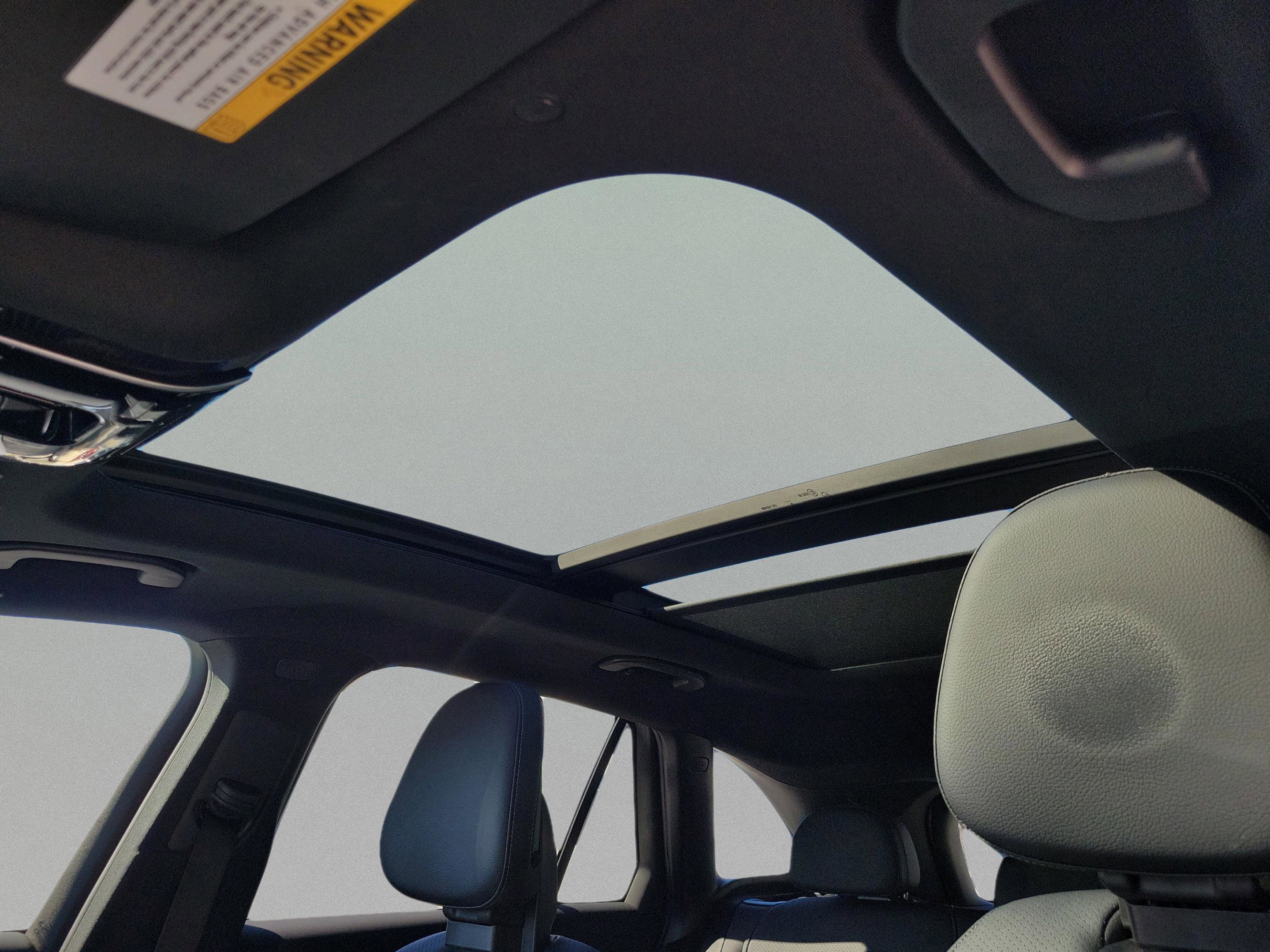 Certified 2025 Mercedes-Benz GLC 300 image 33