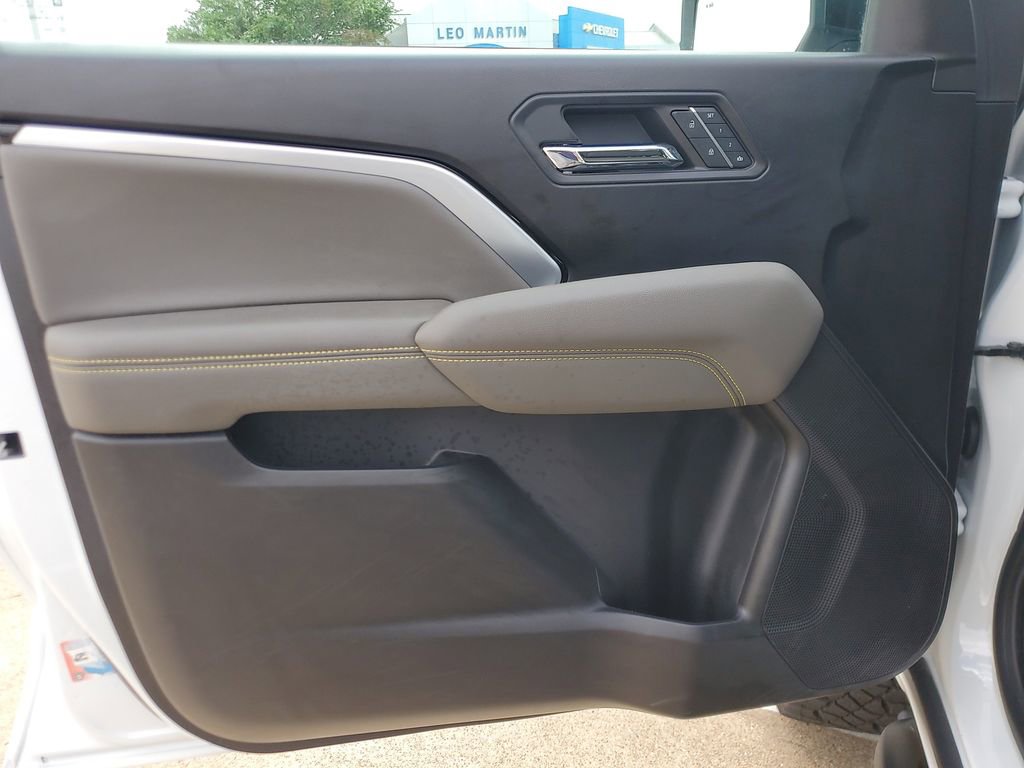 Used 2024 Chevrolet Colorado ZR2 w/ ZR2 Convenience Package III image 18