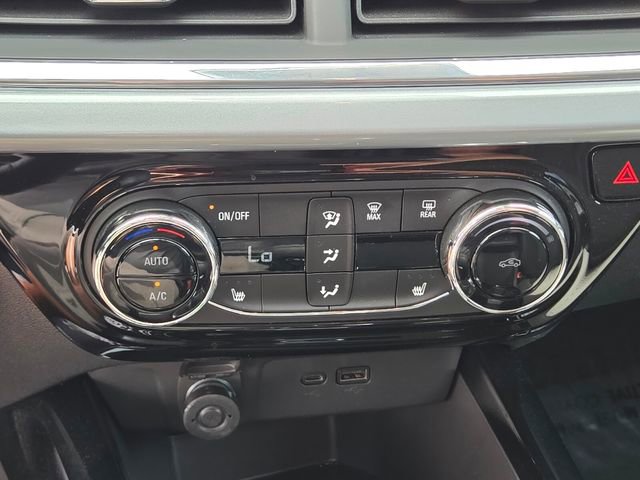 Used 2024 Chevrolet Trax LT w/ Driver Confidence Package FWD image 30