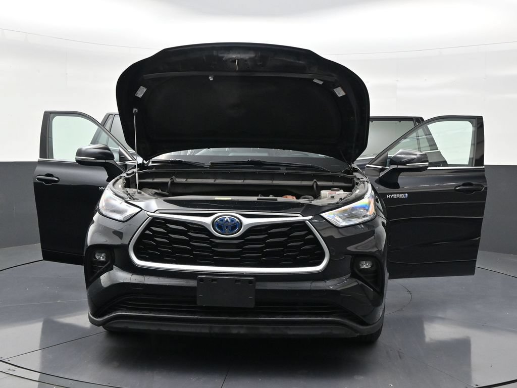 Used 2021 Toyota Highlander XLE AWD/4WD image 33