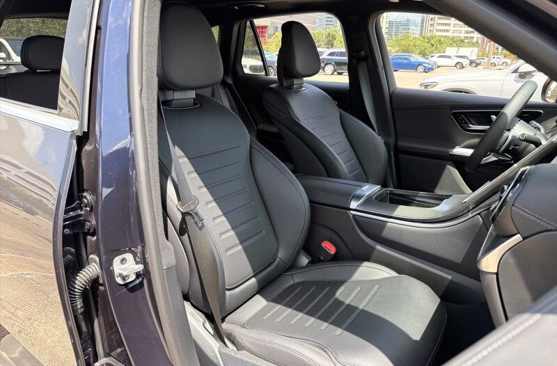Used 2024 Mercedes-Benz GLC 300 4MATIC image 13