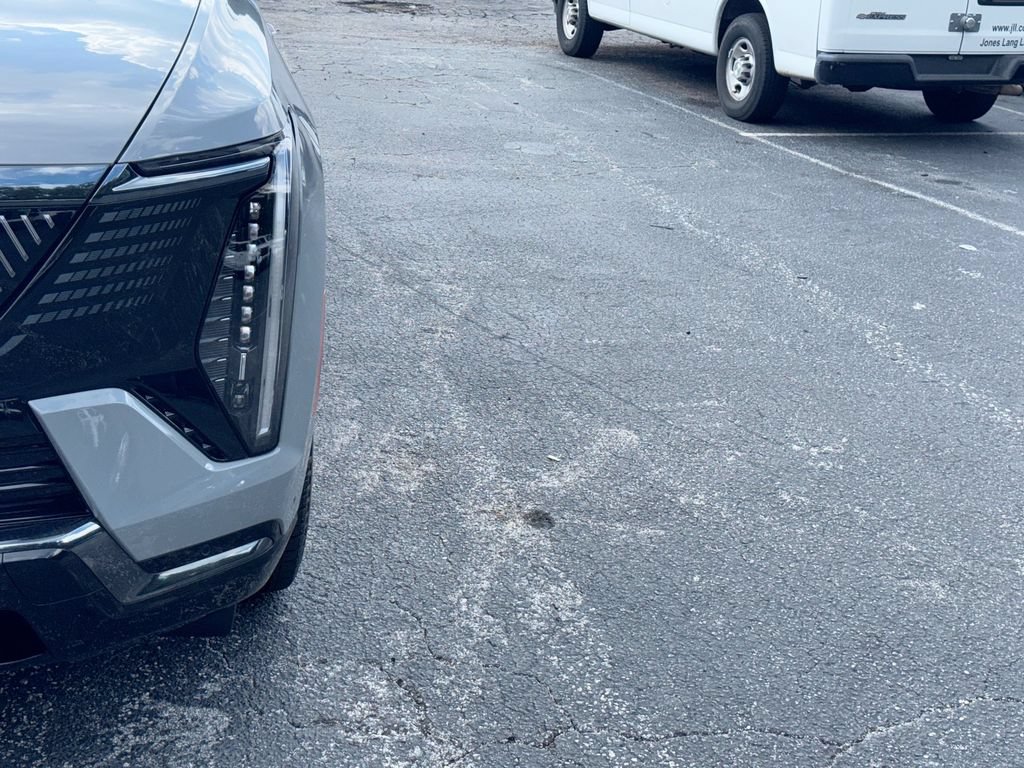 Used 2026 Cadillac Escalade IQL Sport 1 w/ LPO, ONYX Package AWD/4WD image 10