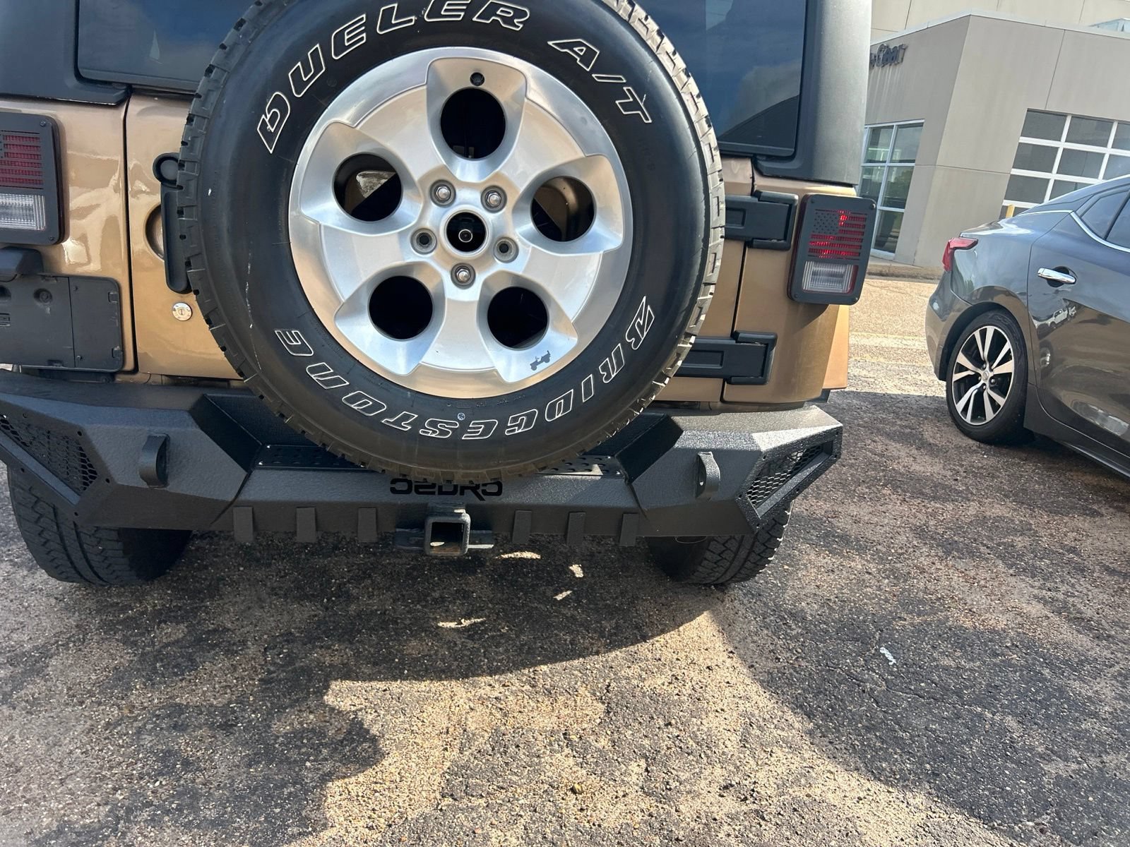 Used 2015 Jeep Wrangler Sahara w/ Dual Top Group AWD/4WD image 41