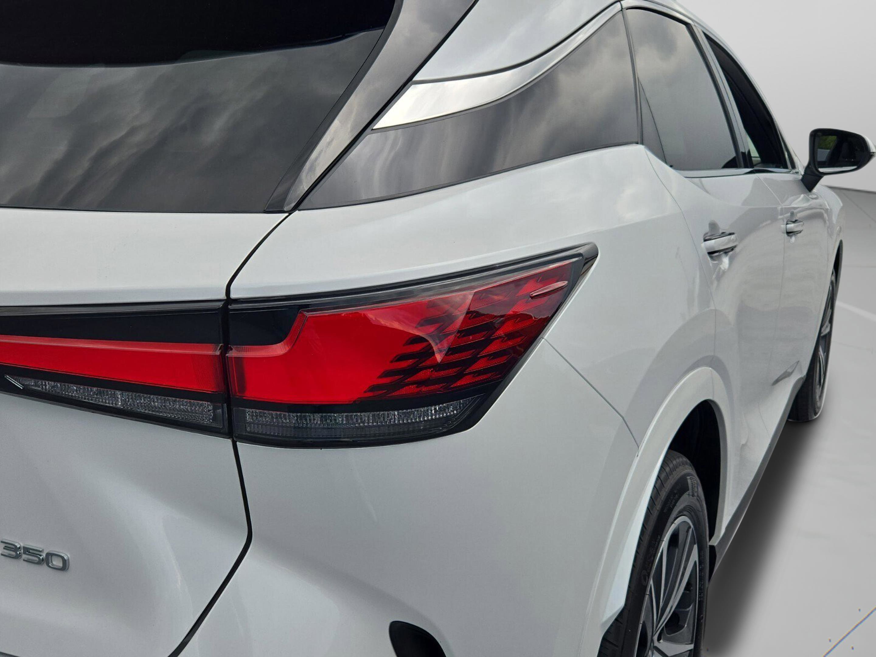Certified 2025 Lexus RX 350 FWD image 4