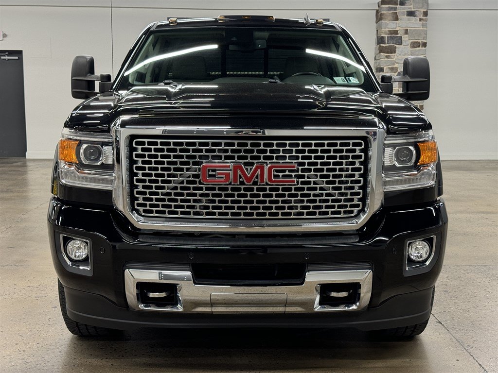 Used 2015 GMC Sierra 3500 Denali w/ Duramax Plus Package AWD/4WD image 2