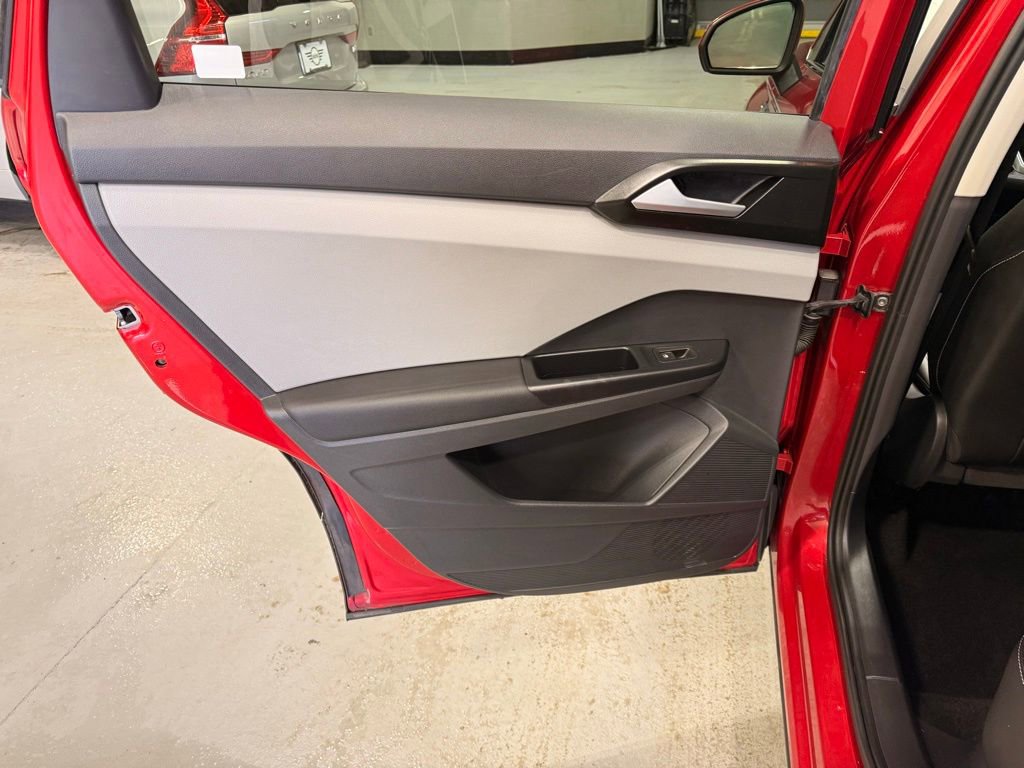 Used 2023 Volkswagen Taos SE w/ Panoramic Sunroof Package image 20