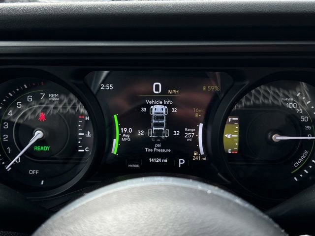 Used 2025 Jeep Wrangler Unlimited Sahara w/ Safety Group AWD/4WD image 35