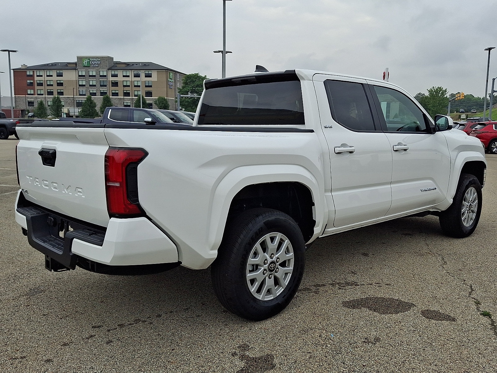 Certified 2025 Toyota Tacoma SR5 AWD/4WD image 6
