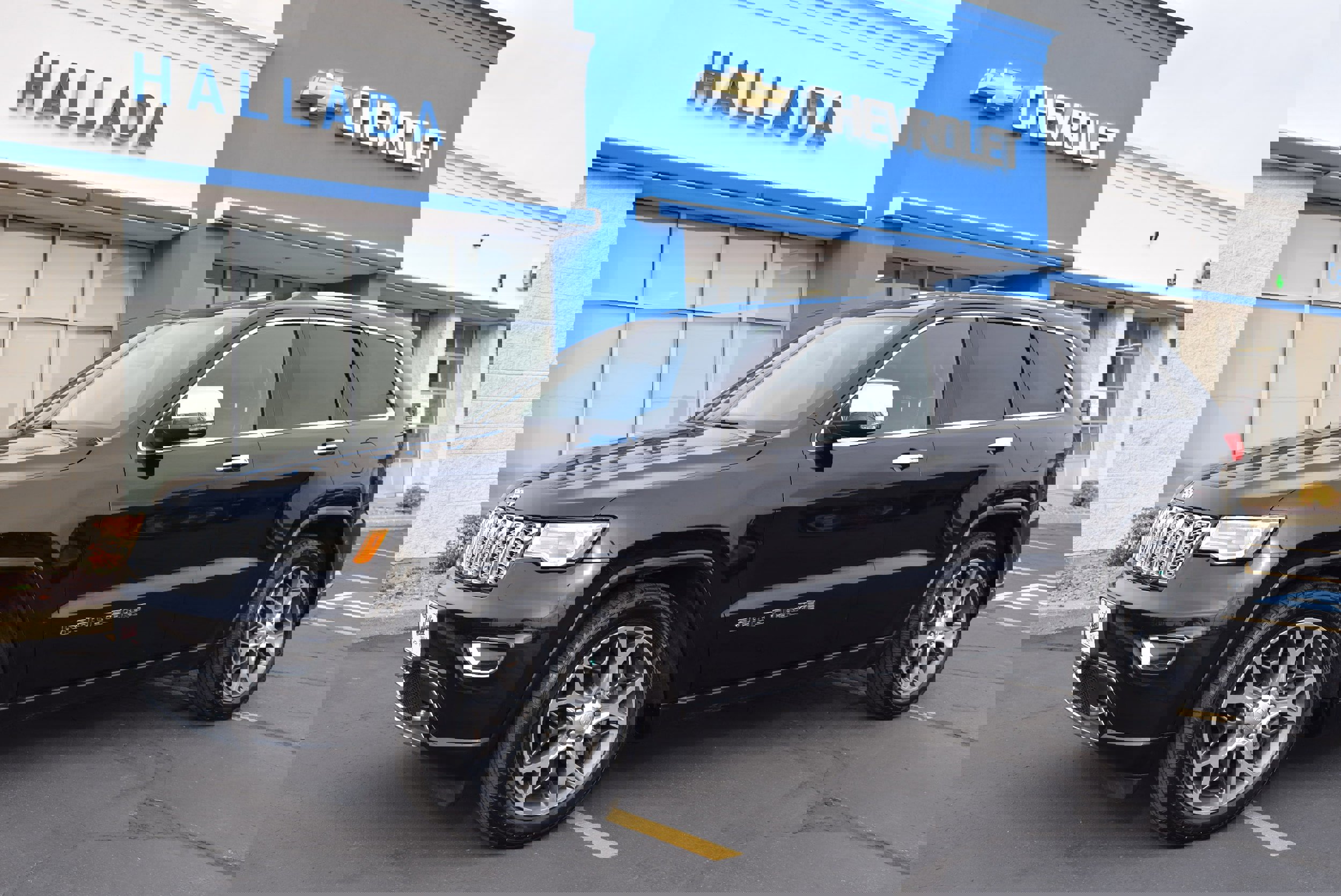 Used 2020 Jeep Grand Cherokee Overland